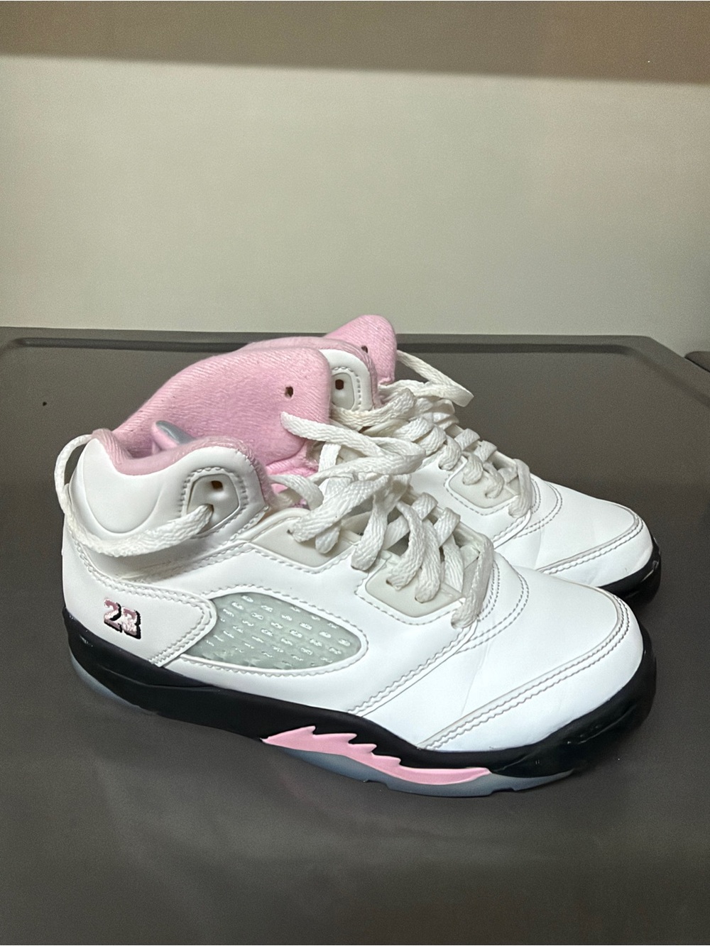 Jordan 5 Retro
Medium Soft Pink